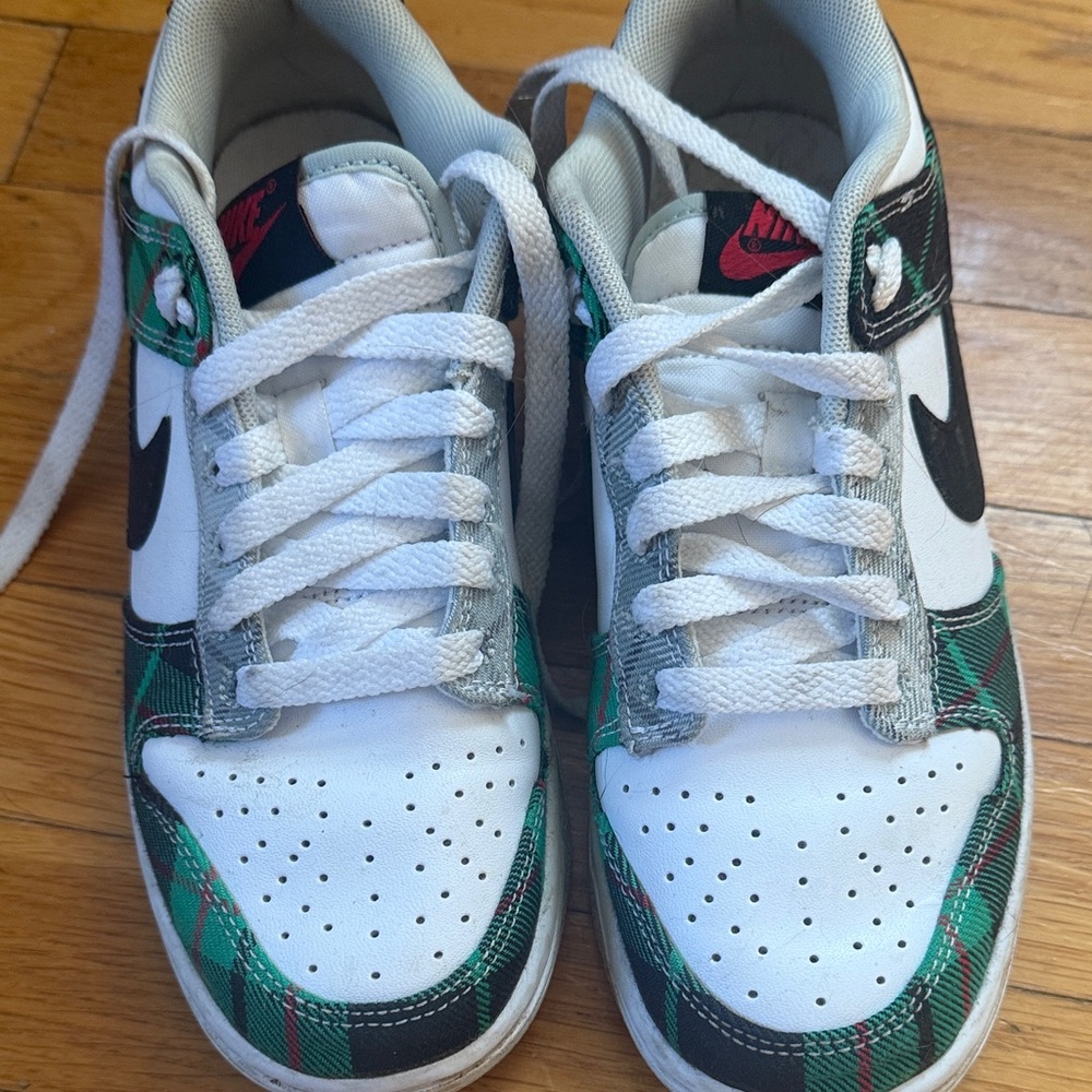 Nike Kids Sneakers with Black and Green Plaid